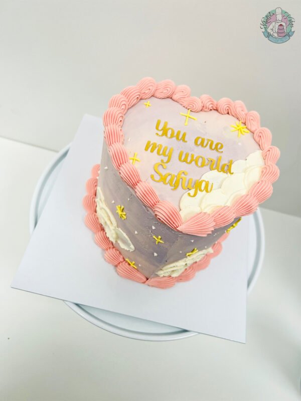 Cloud heart cake